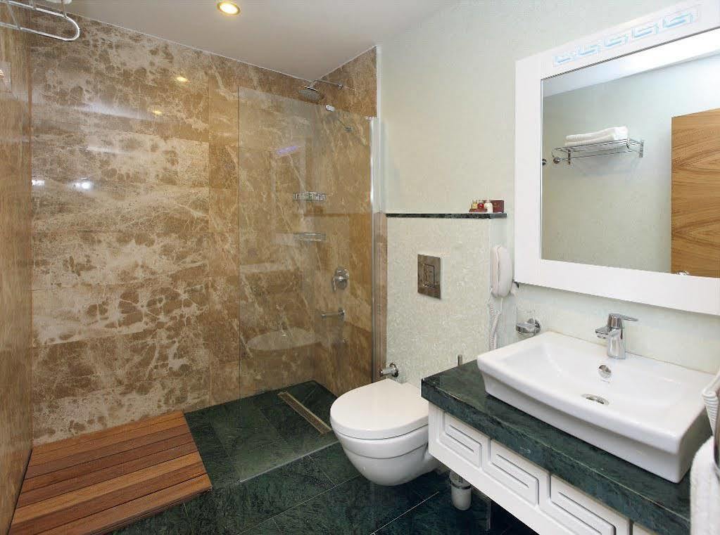 Camelot Boutique (adults Only) Otel